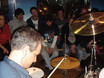 ﻿Robby Ameen am 3. Februar 2006 im drummer's focus München mit Blick auf die Zuhörer.