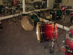 ﻿Schlagzeug-Neulieferung und Aufbauaktion im drummer's focus München am 6. September 2006:
Raum 1 im df-München. Zuerst packen wir die Bassdrums aus und stellen sie in die Räume. So können wir die Drumsets farblich untereinander kombinieren und diese dann unseren 8 Räumen zuordnen.