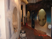 ﻿Im Oktober 2006 im drummer's focus München:
Jetzt werden die Bullaugen für die runden Fenster aus den Wänden geschnitten.