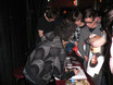 12.April 2011: Jojo Mayer in der Kantine, Köln: noch eine Stunde nach dem Gig drängeln sich Drummer aller Altersklassen bei der Autogrammstunde...