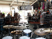 Blick von Flo's Arbeitsplatz aus. DAS ist doch mal ein echtes Schlagzeuger-Ambiente.