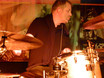 ﻿18.November 2013: Workshop Wolfgang Haffner für drummer's focus im Yard Club Köln:
Wolfgang Haffner, der wahrscheinlich aktuell bekannteste deutsche Drummer, gibt sich die Ehre und fliegt für eine df-Workshoptour nach Deutschland ein. Erster Auftritt in Köln.